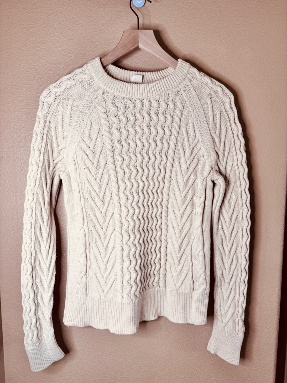 GAP Wavy cable knit crew neck sweater 💯% cotton off white Women’s size Medium - Picture 2 of 8